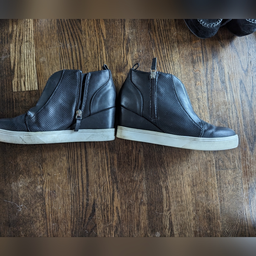 Women's shoes